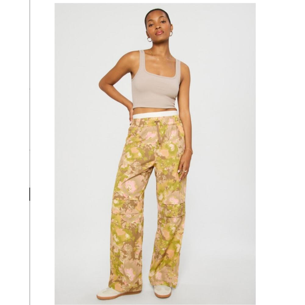Fabletics Woven Crinkle Floral Gorpcore Pants NWT Adjustable Hem L